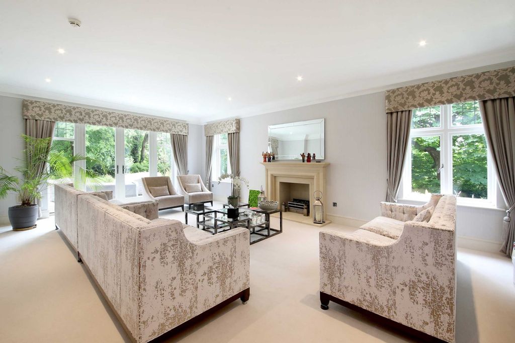 Property photo 3 of 14 Drawing Room