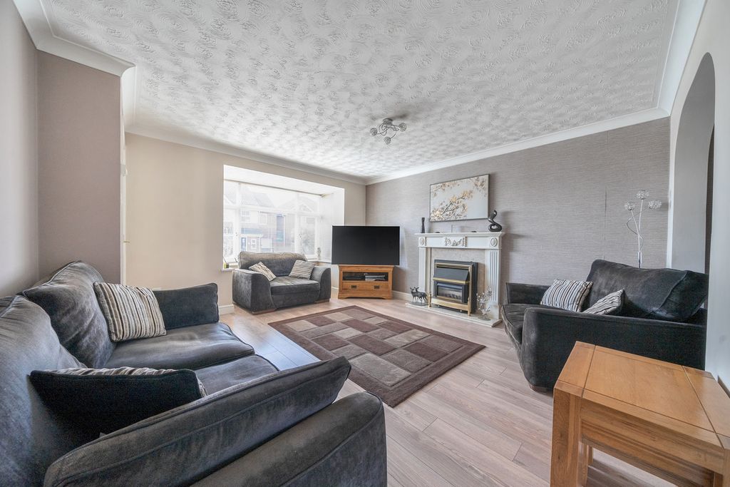 Property photo 2 of 22