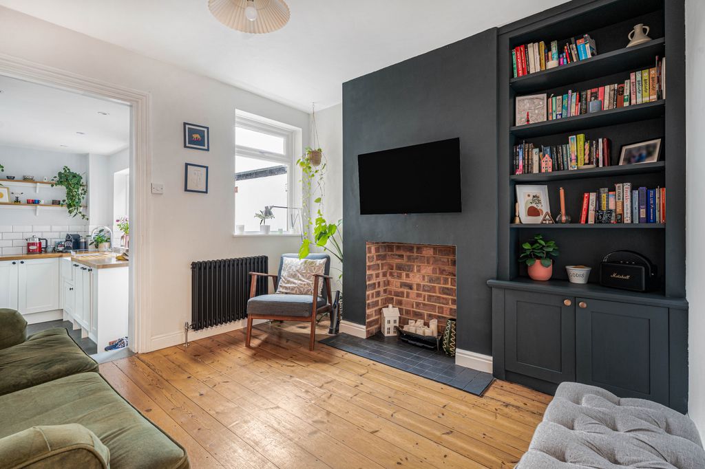 Property photo 2 of 11 Sitting Room