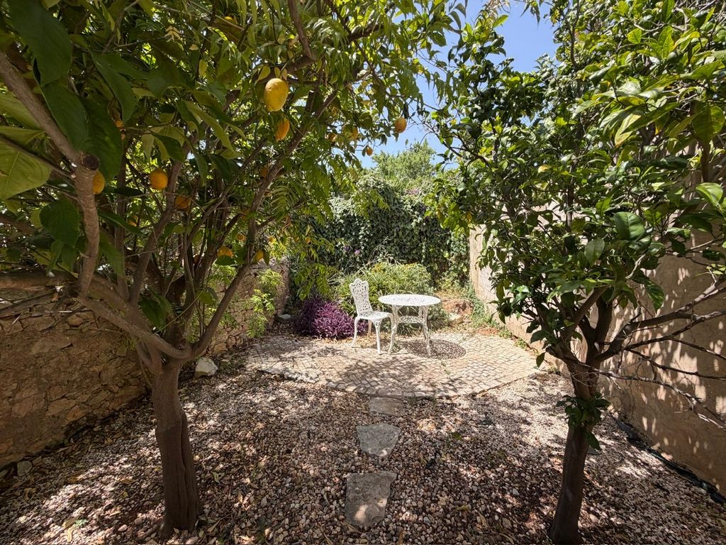 Property photo 1 of 28