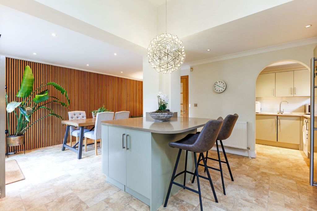 Property photo 2 of 20 Picture No. 10