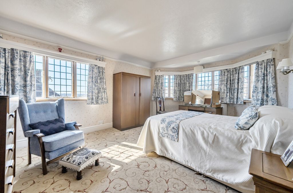 Additional image 18 of 5 bed detached house for saleHighfield Avenue, Aldershot, Hampshire GU11
