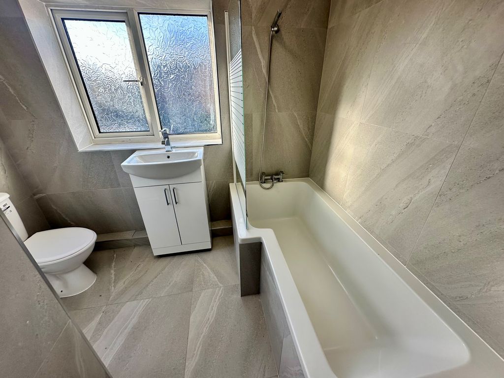 Property photo 3 of 21 Image