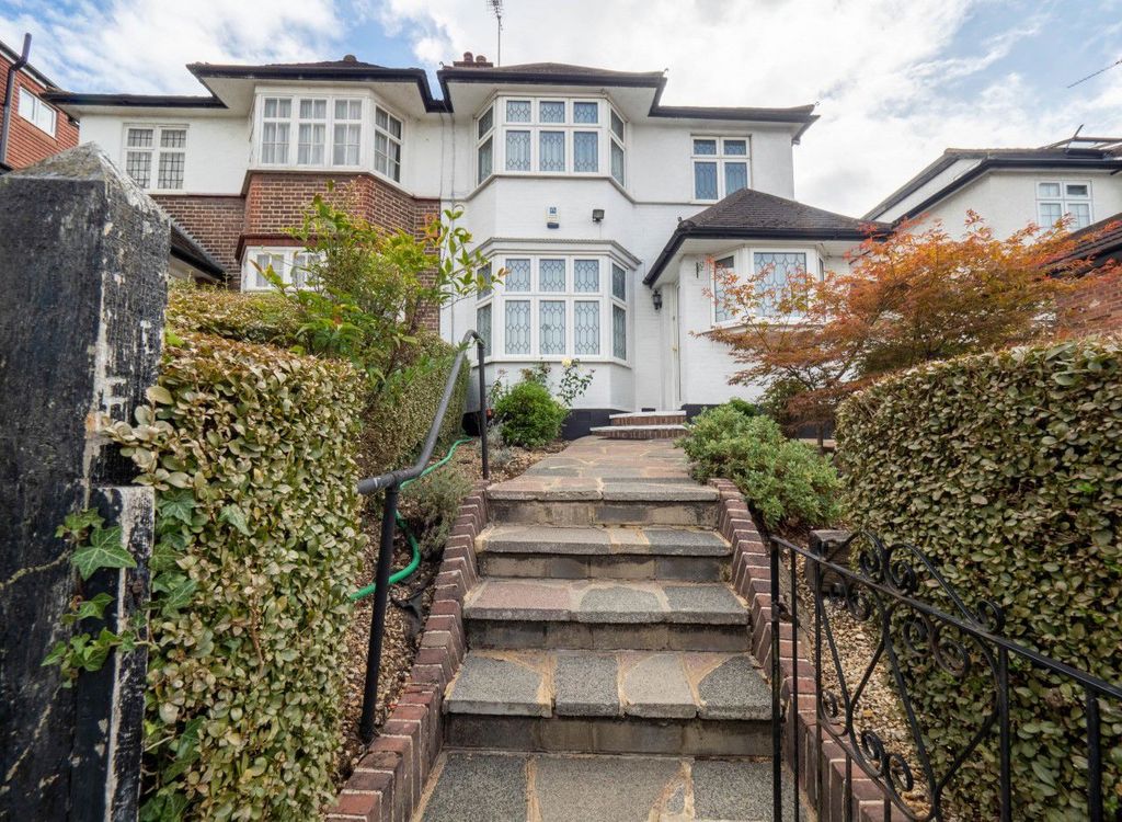 Property photo 1 of 34