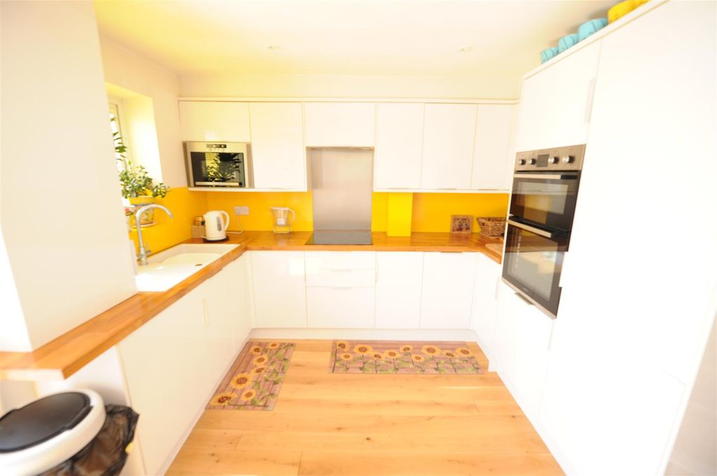 Property photo 3 of 20