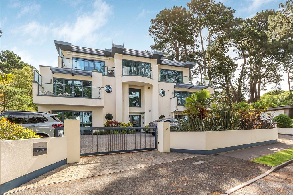 Property photo 1 of 17 Gated Entrance