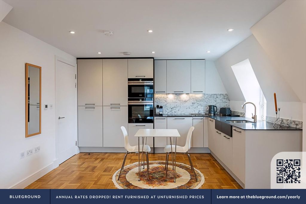 Property photo 3 of 17 Fully Equipped Kitchen