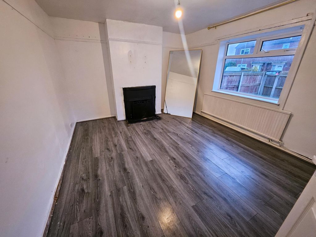 Property photo 2 of 13 Bedroom 1