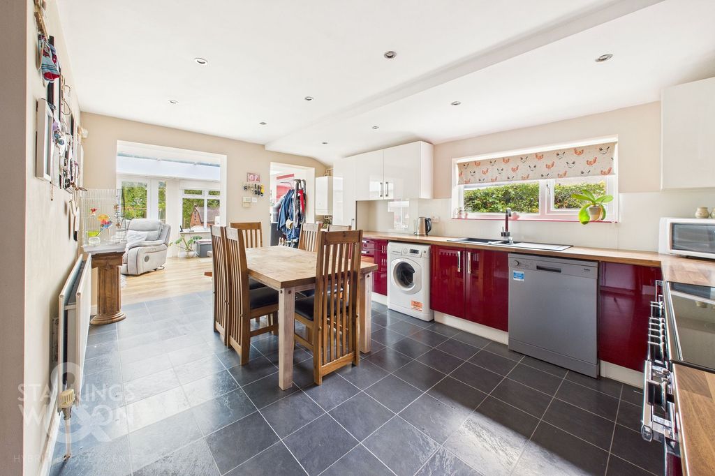 Property photo 2 of 22