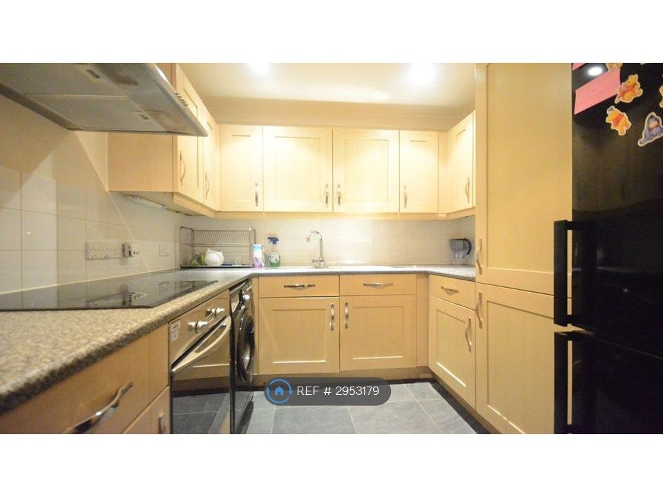 Property photo 2 of 7 Kitchen