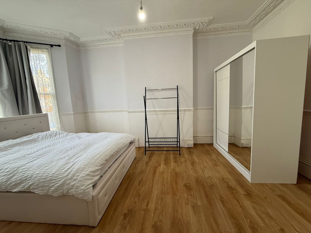 Property photo 3 of 10 Gallery