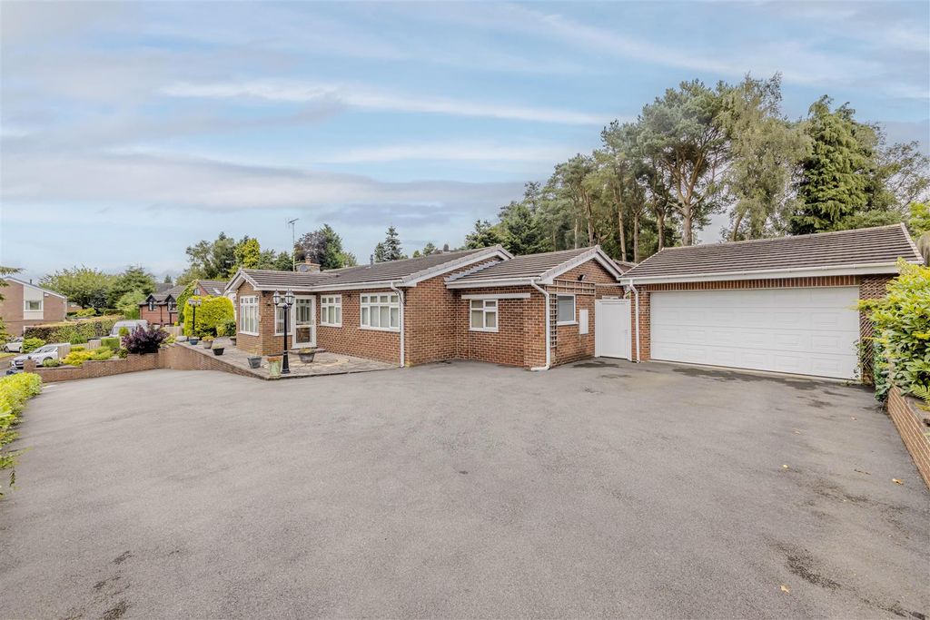 Property photo 2 of 45 Front