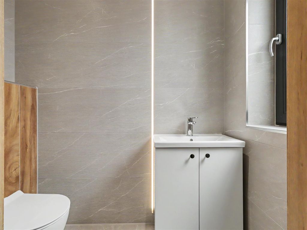 Property photo 3 of 18 Downstairs wc
