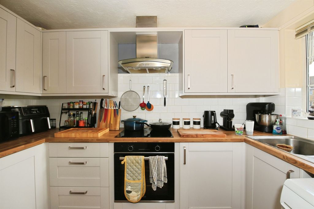 Property photo 3 of 17