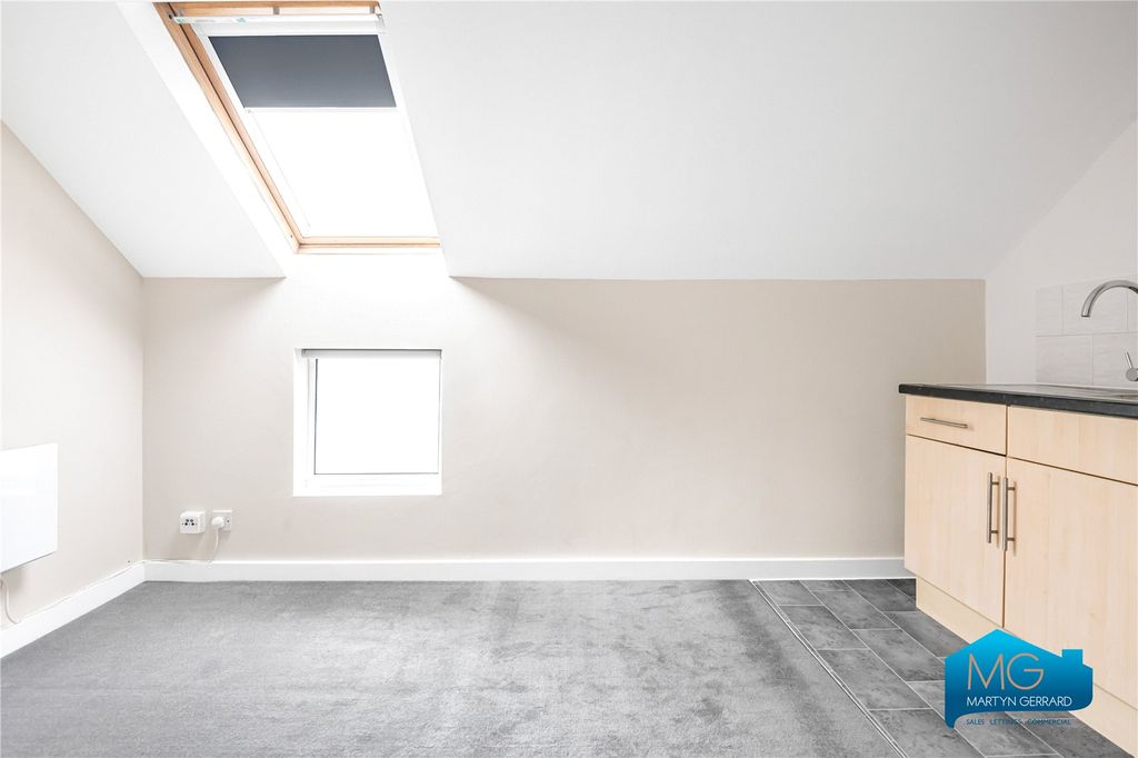 Property photo 2 of 10 Picture No. 28