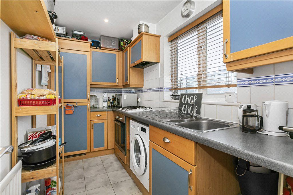 Property photo 2 of 11 Kitchen