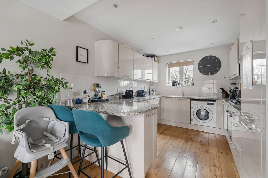 Property photo 3 of 14 Reception/Kitchen