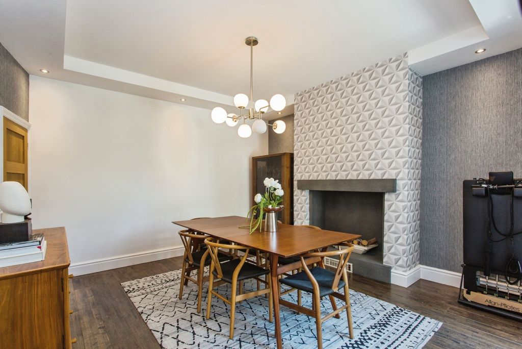 Property photo 3 of 20 Dining Room