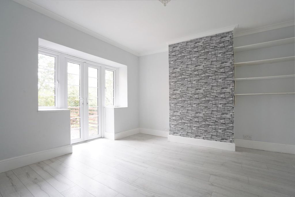 Property photo 3 of 18 8.Jpg