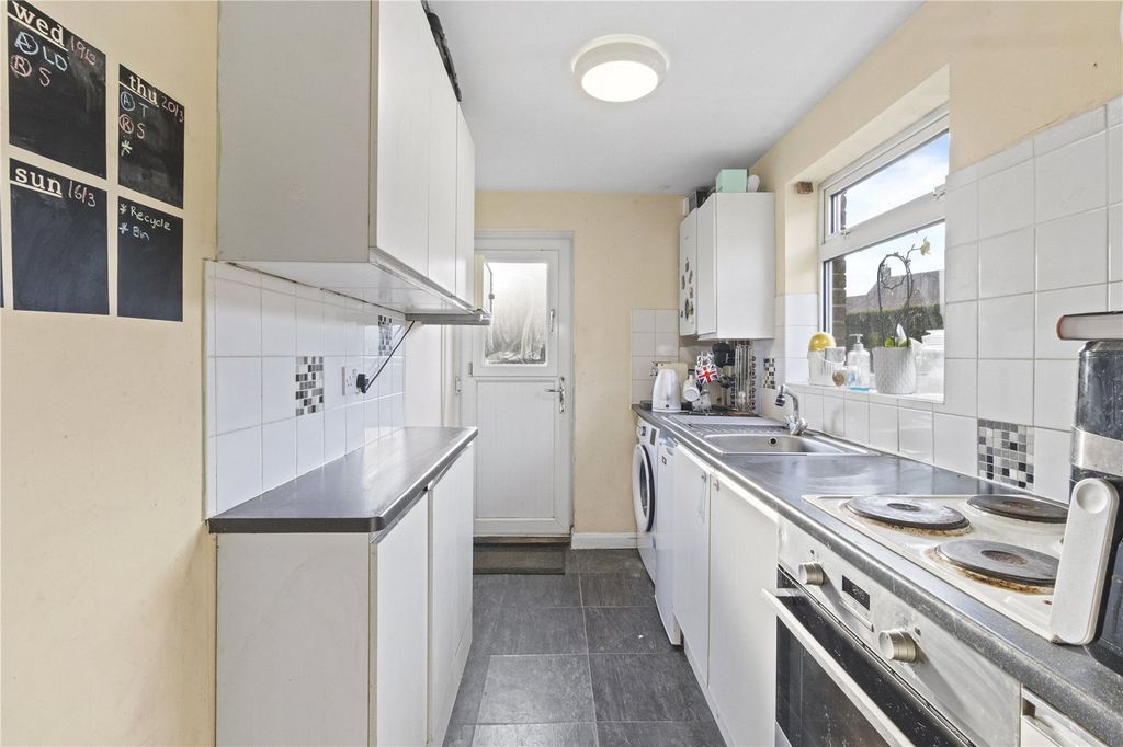 Property photo 2 of 18 Picture No. 10