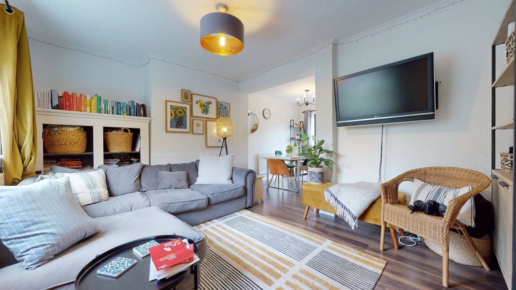 Property photo 1 of 37