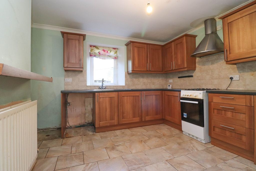 Property photo 3 of 10 Dining Kitchen
