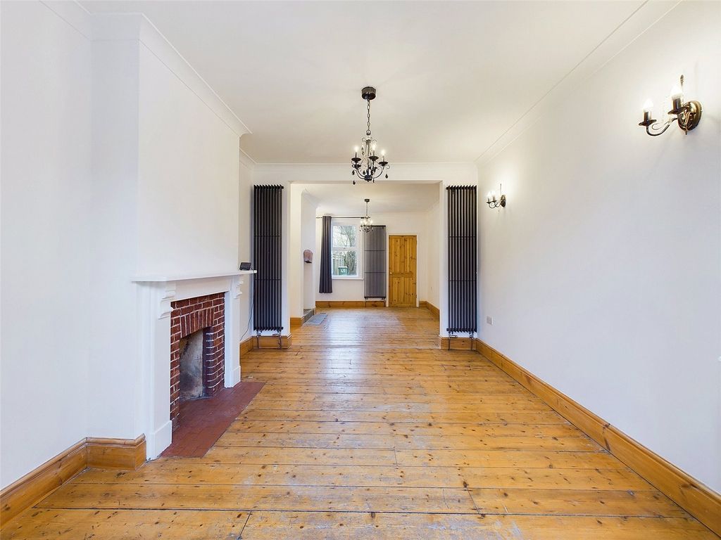 Property photo 2 of 16 Picture No. 10