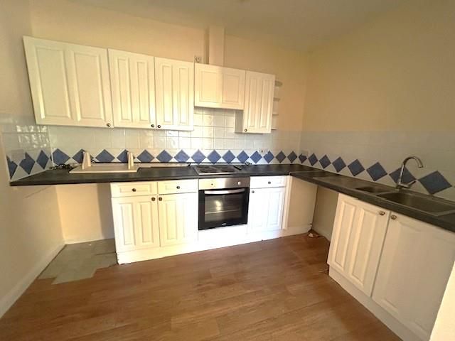Property photo 1 of 5 Kitchen