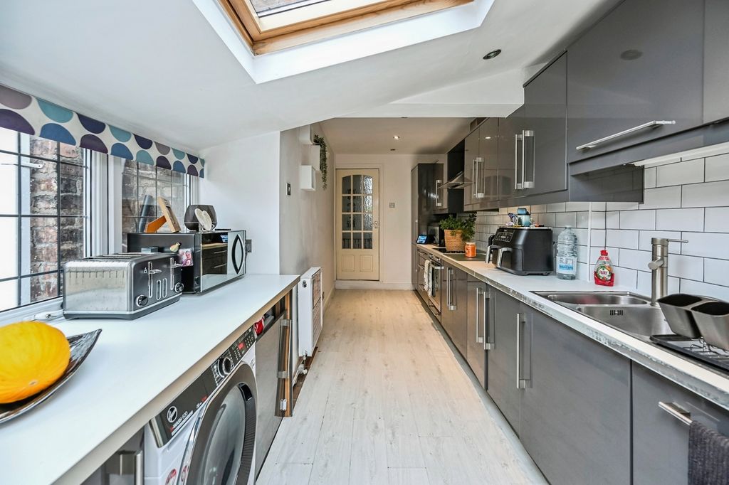 Property photo 3 of 16 Photo