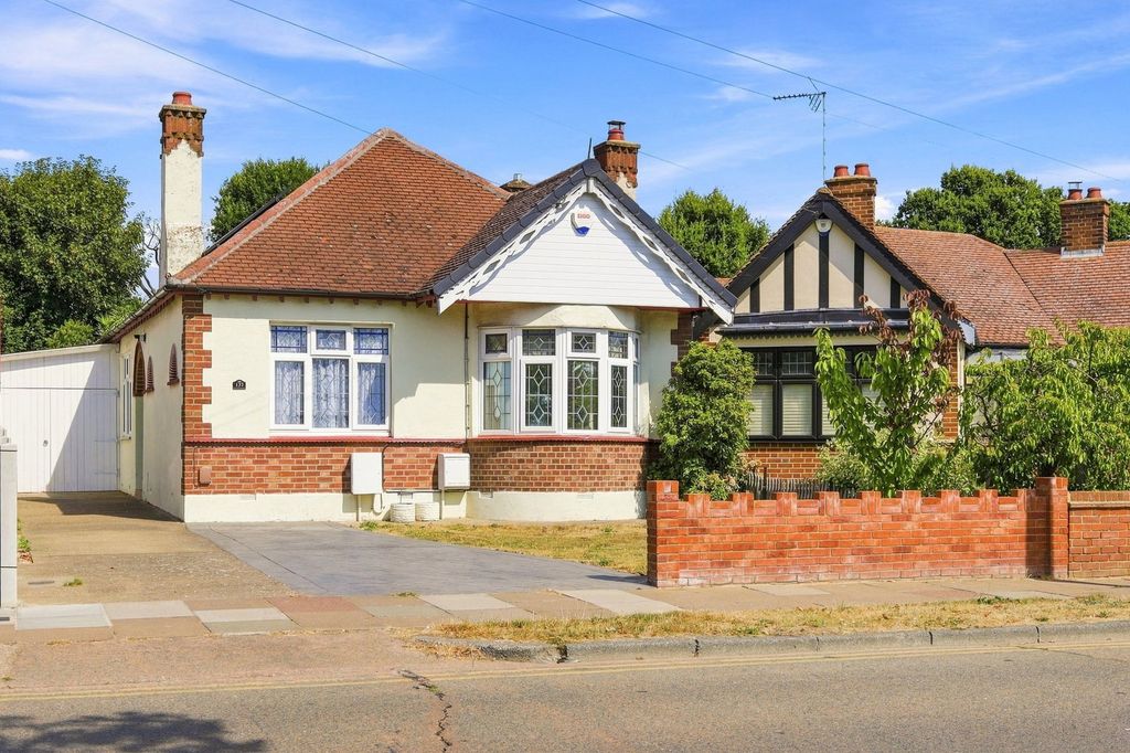 Property photo 3 of 28