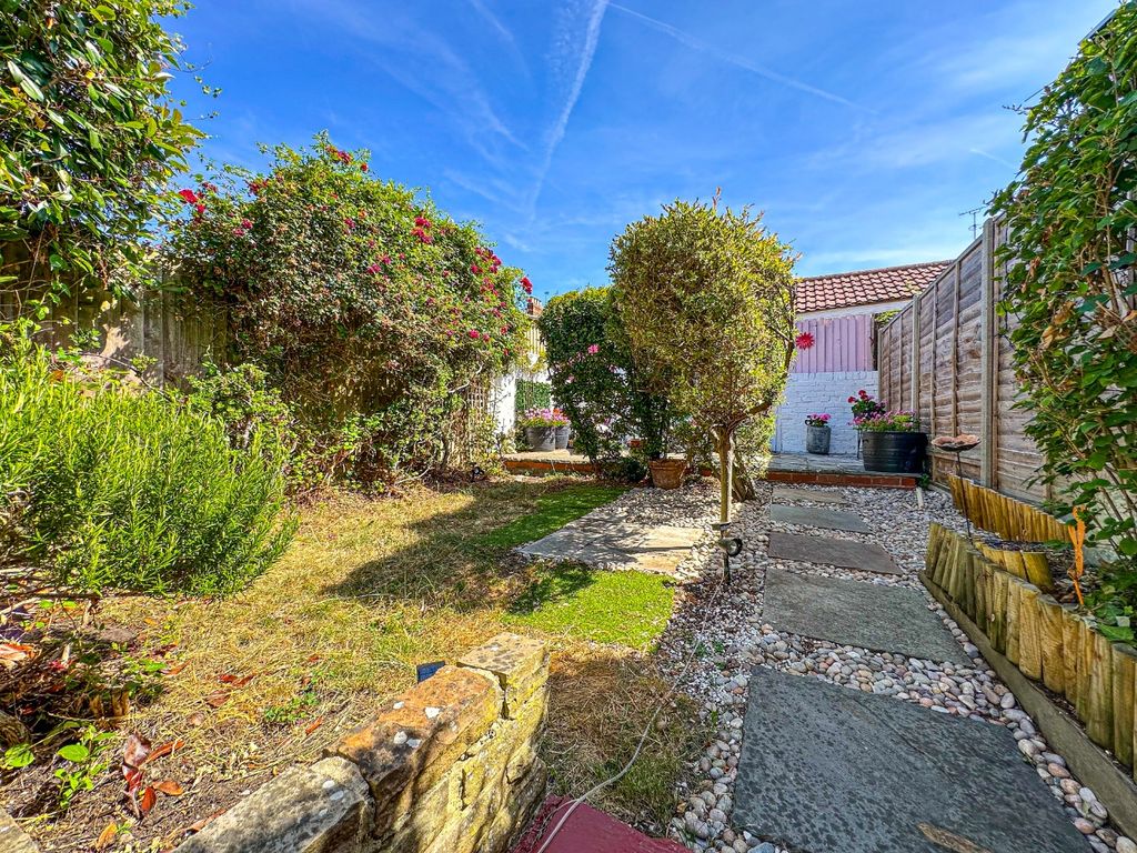 Property photo 2 of 24 5253946