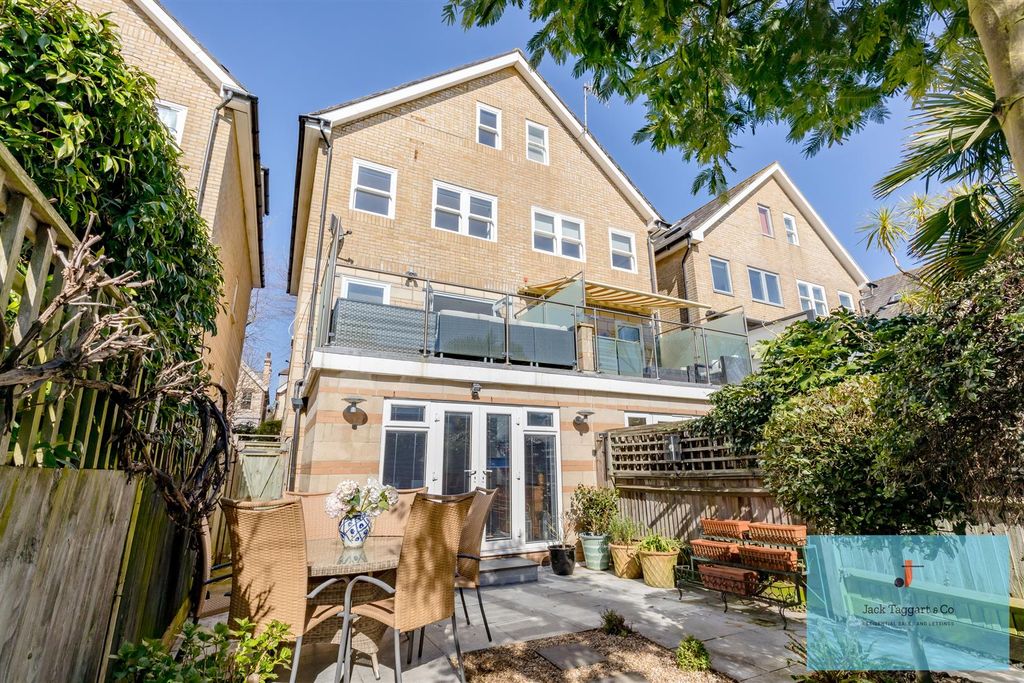 Property photo 1 of 25