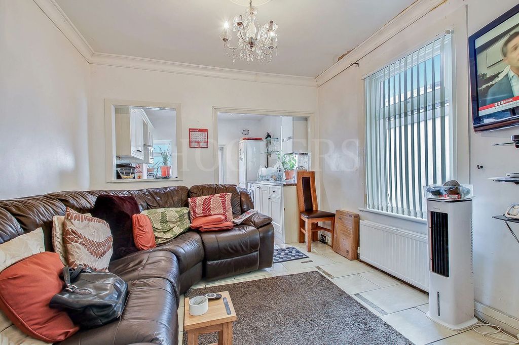 Property photo 2 of 12