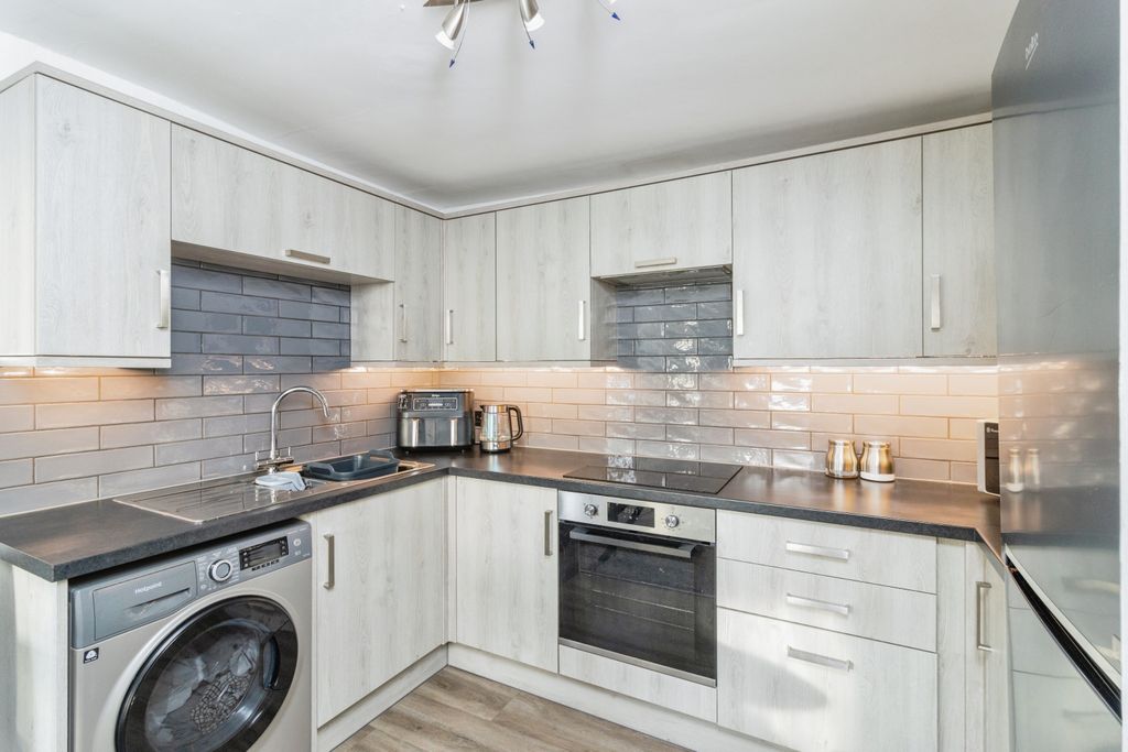 Property photo 2 of 16 Photography