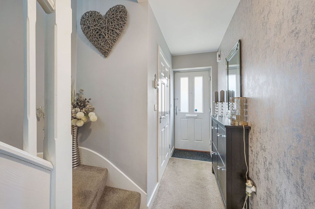 Property photo 2 of 30