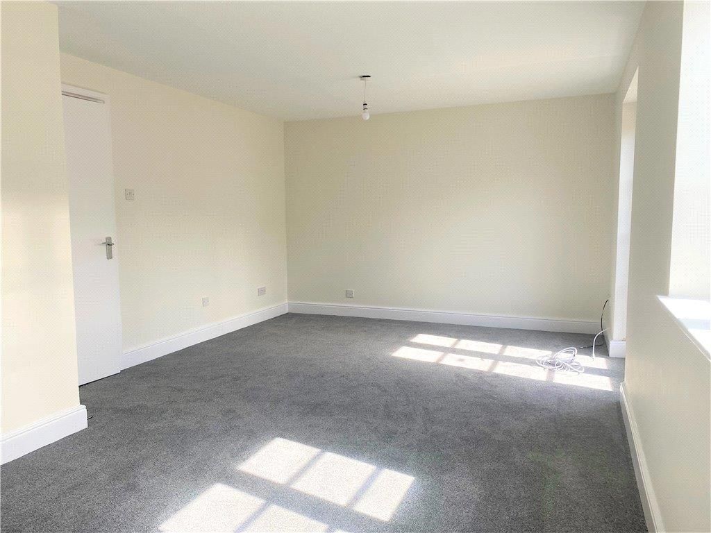 Property photo 3 of 7 Lounge