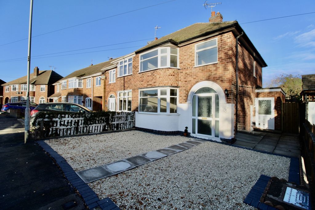 Property photo 1 of 14 Property Front