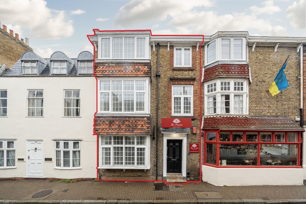 Property photo 2 of 24