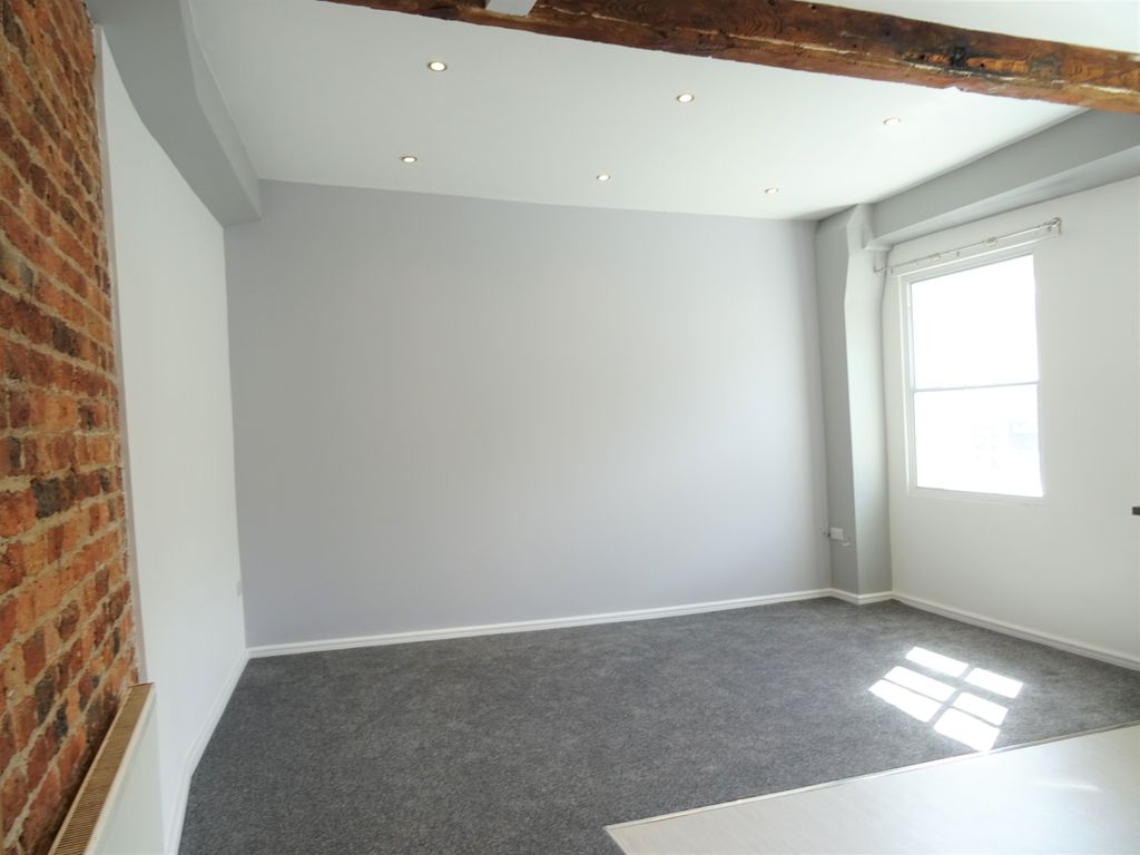 Property photo 3 of 10 Living Area