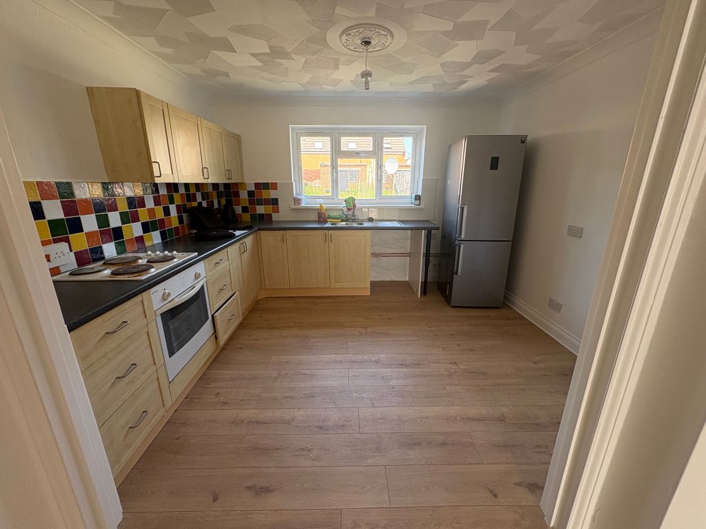 Property photo 3 of 12 Img_0585
