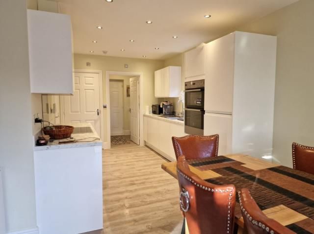 Property photo 3 of 17 Kitchen