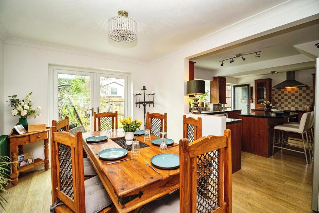 Property photo 3 of 20 Pbox-Img.Jpg