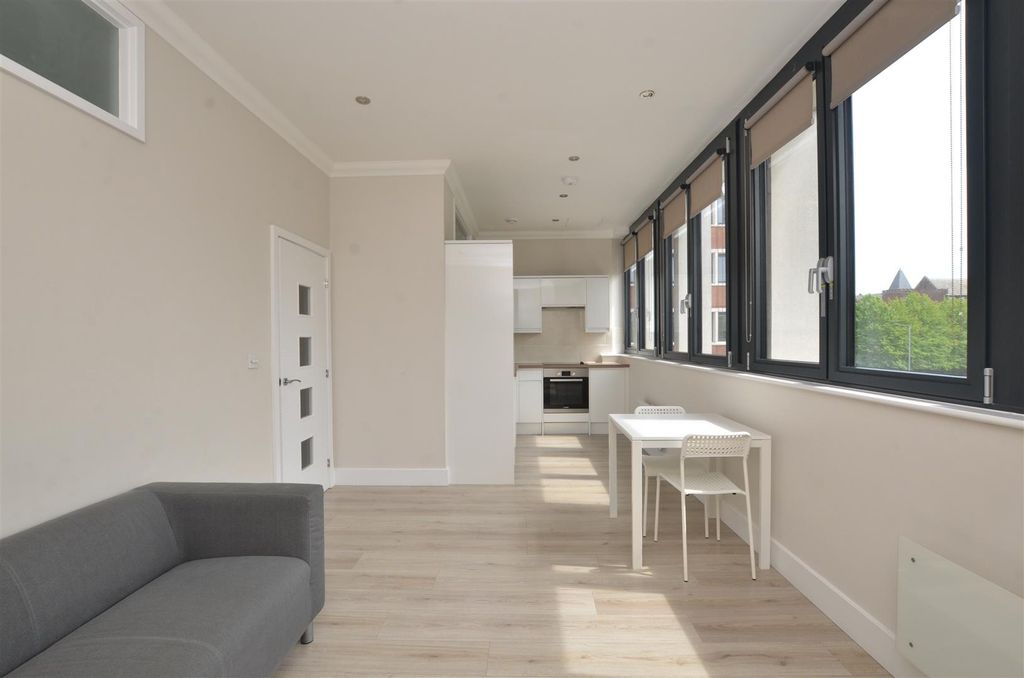 Property photo 2 of 6 Dsc_5904.Jpg