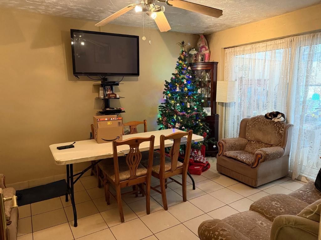 Property photo 3 of 10 Photo 3