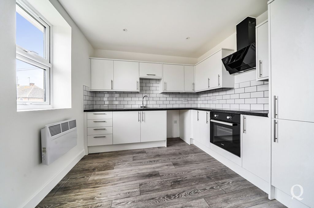 Property photo 2 of 25 c829Fdad-83Da-424...