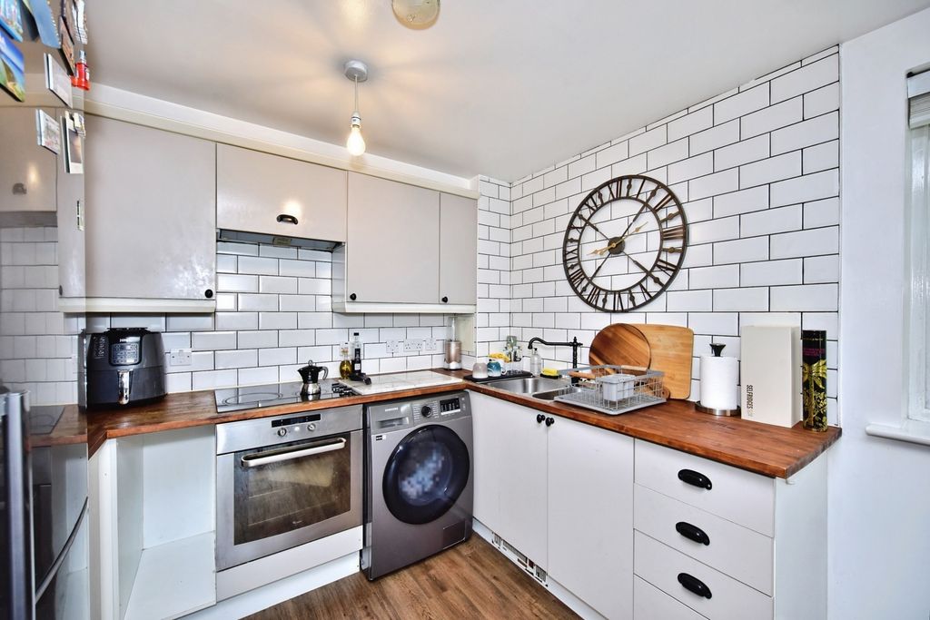 Property photo 3 of 19 Pbox-Img.Jpg