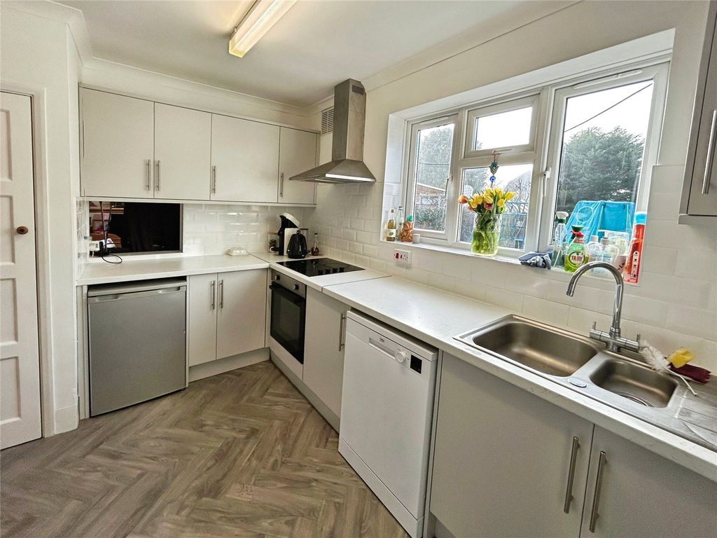 Property photo 3 of 12 Picture No. 16