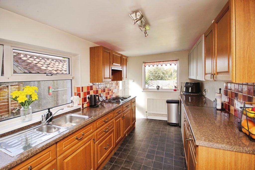 Property photo 2 of 17 Photo