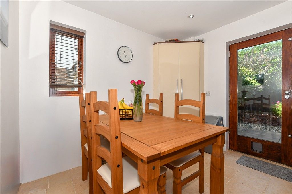 Property photo 3 of 12 Kitchen