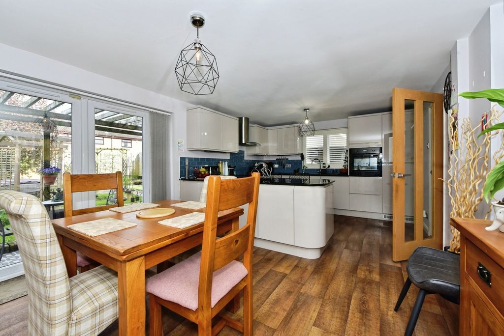Property photo 1 of 19 Pbox-Img.Jpg
